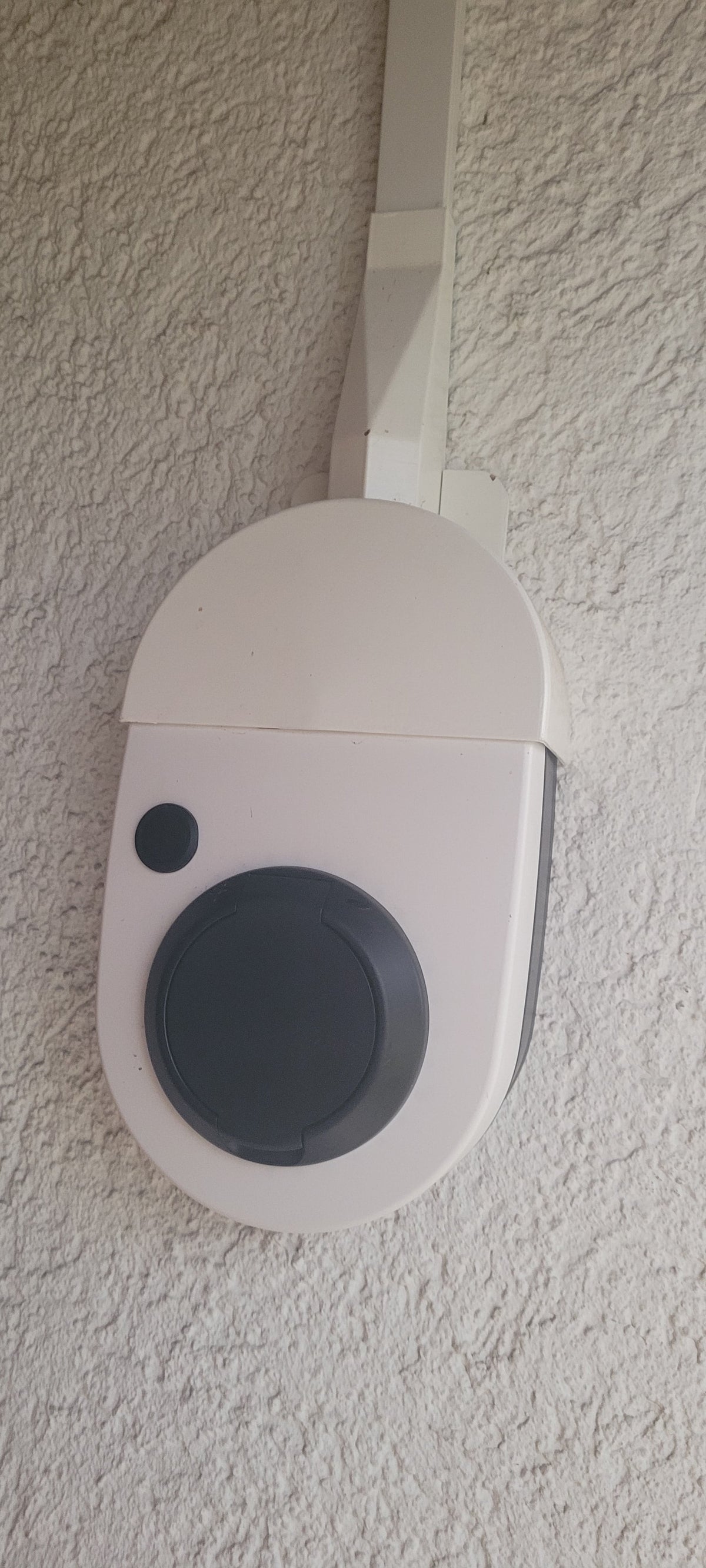 Diebstahlhemmung Go-e Charger für Go-e Charger Gemini Ladestation – Produktfoto, 3D-gedruckt von Parture